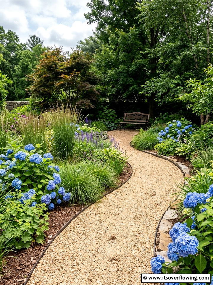 Gravel Path - 25 creative garden ideas