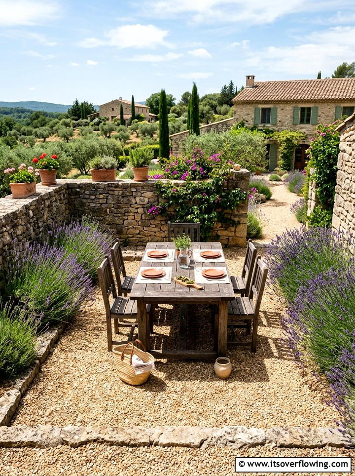 Gravel Patio Space - 25 creative garden ideas with rustic charm