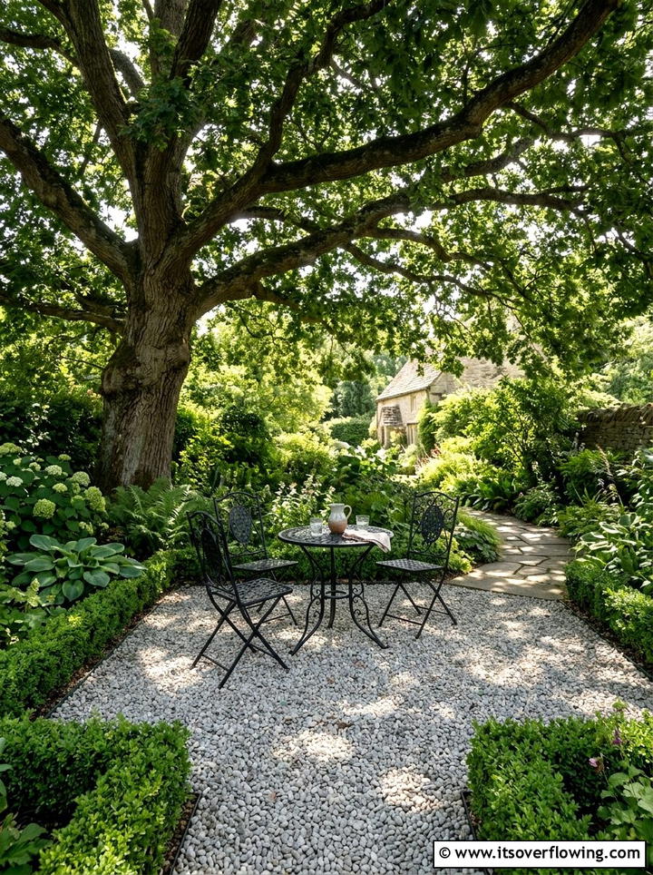 Gravel seating area - 25 backyard ideas with rocks