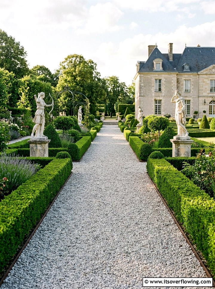 Gravel walkway with boxwood hedges - 25 creative garden ideas with secret pathways