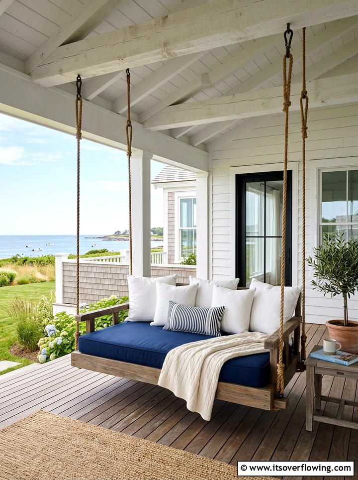 Hanging Daybed Swing - 25 backyard ideas with swings