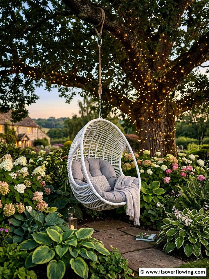 Hanging Egg Chair - 25 garden decor ideas for cozy evenings