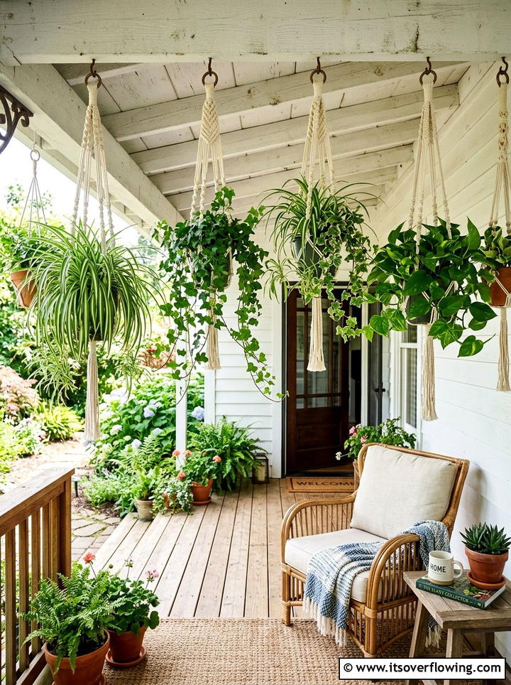 Hanging Plant Arrangement - 25 small garden ideas with boho style