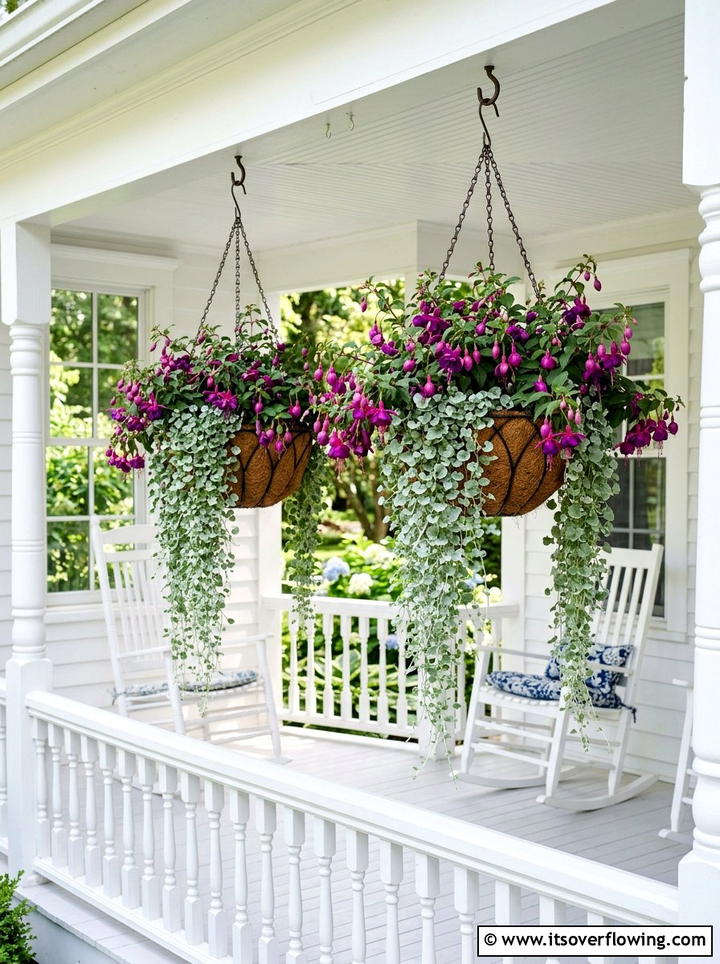 Hanging floral baskets - 25 garden decor ideas with floral displays