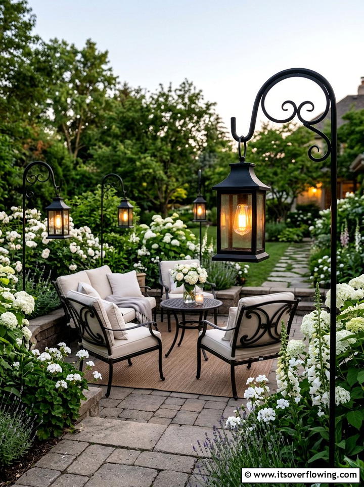 Hanging lantern stake - 25 garden ideas with decorative stakes