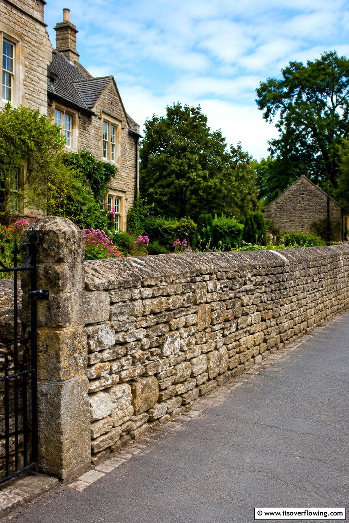 Heritage Stone Wall Edge - 30 Stone Garden Edging Ideas for Defined Outdoor Spaces