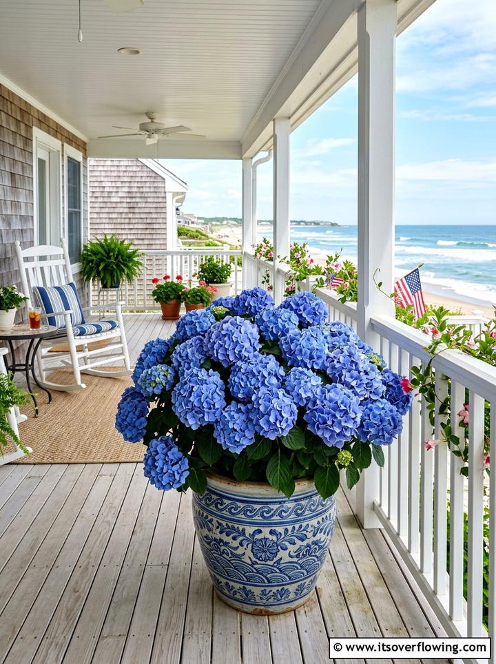 Hydrangea Bush Container - 25 front porch ideas with real plants