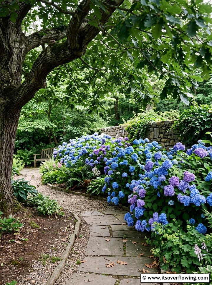 Hydrangea Garden Corner - 25 backyard decorating ideas with floral displays
