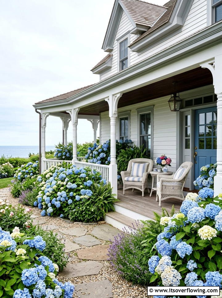 Hydrangea romantic porch - 25 front porch ideas with door garland