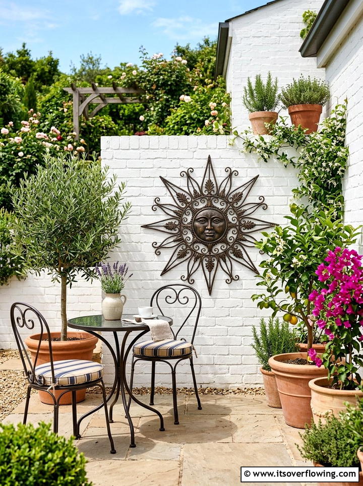 Iron wall art - 25 garden decor ideas for patios