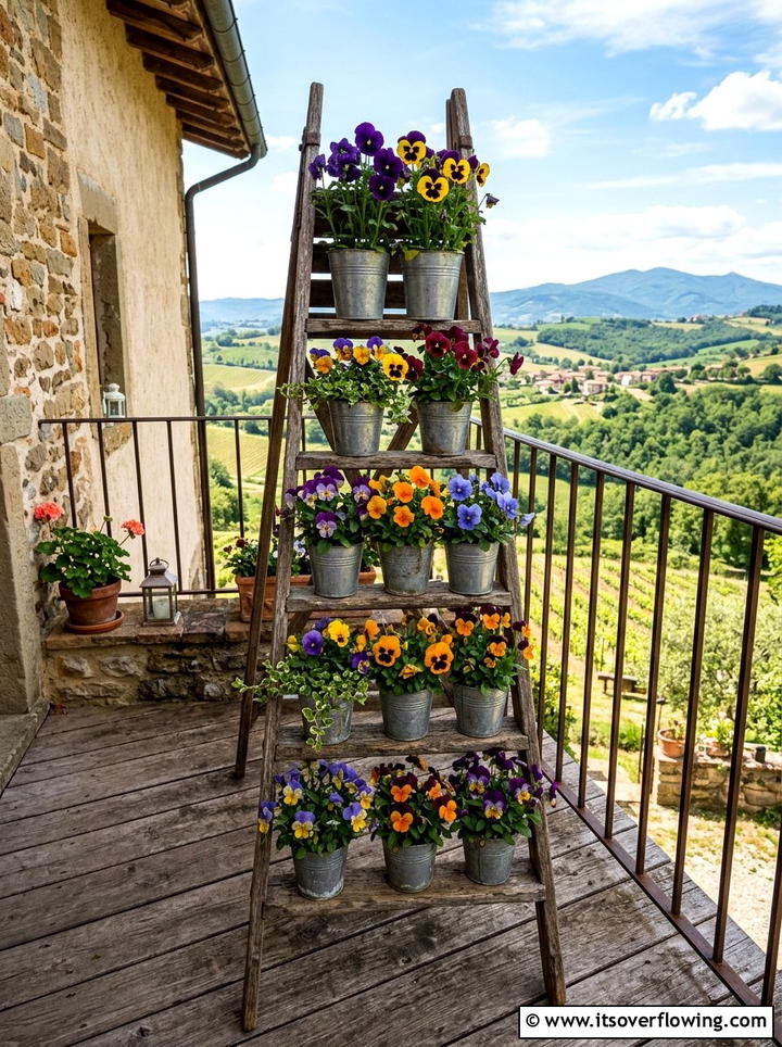 Ladder flower display - 25 garden decor ideas for apartments