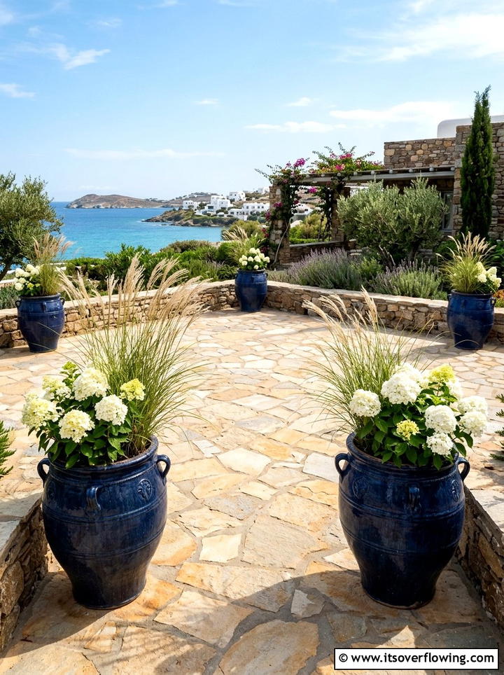 Large Ceramic Pots - 25 backyard decorating ideas with planters