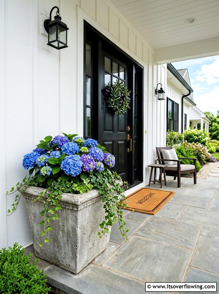 Large concrete planter for front porch - 25 garden ideas with concrete planters