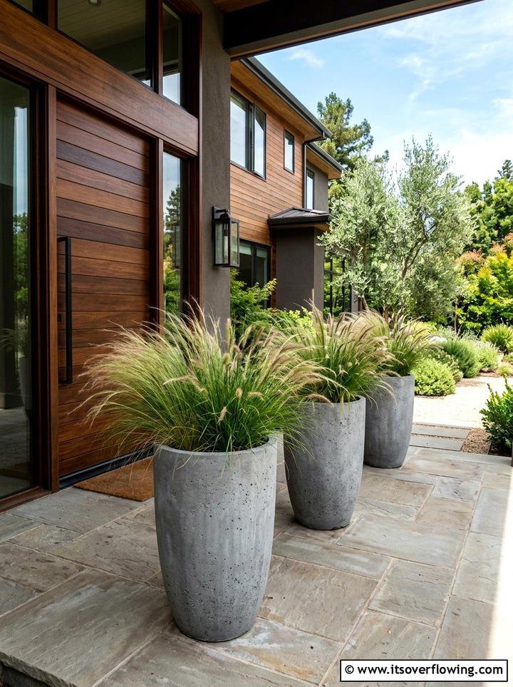 Large outdoor planters - 25 front porch ideas with concrete floor