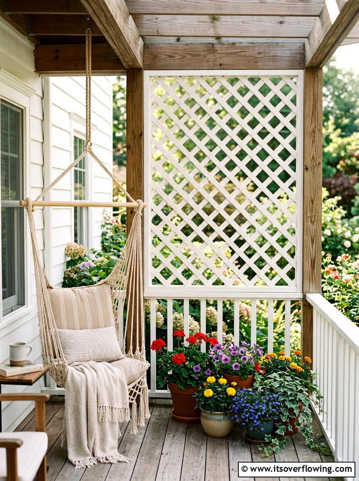 Lattice privacy screen - 25 backyard ideas with privacy screens