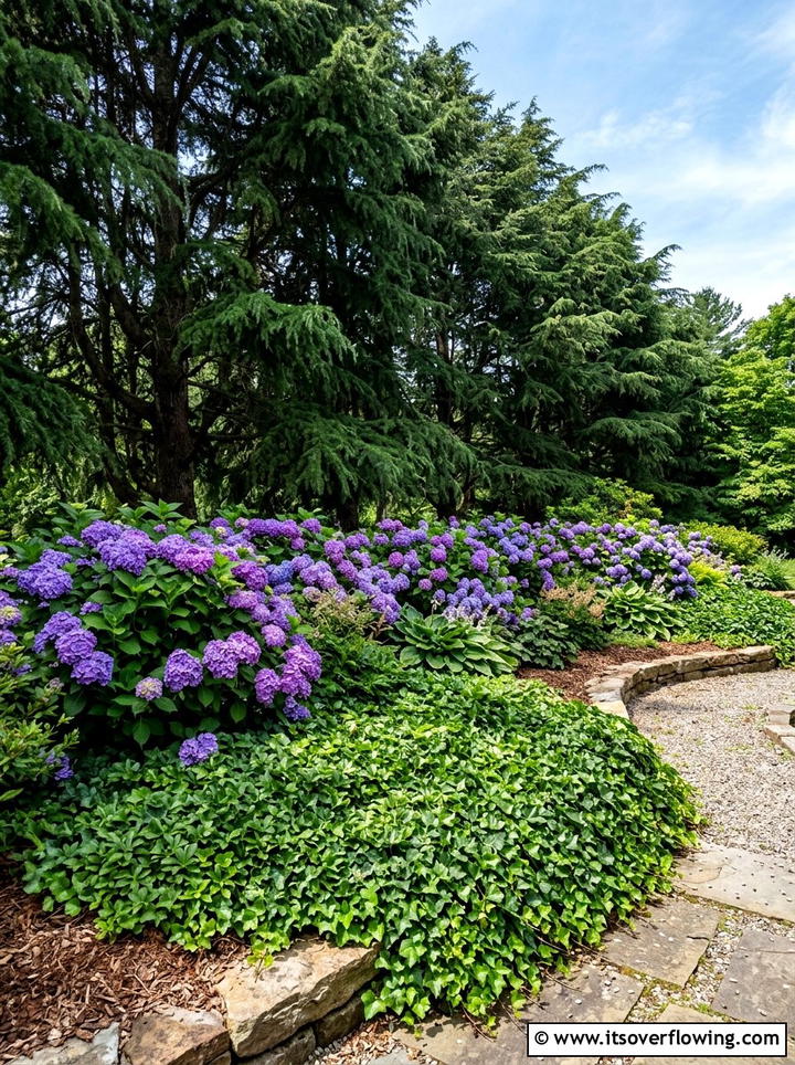 Layered Plant Bed - 25 garden ideas for townhouses