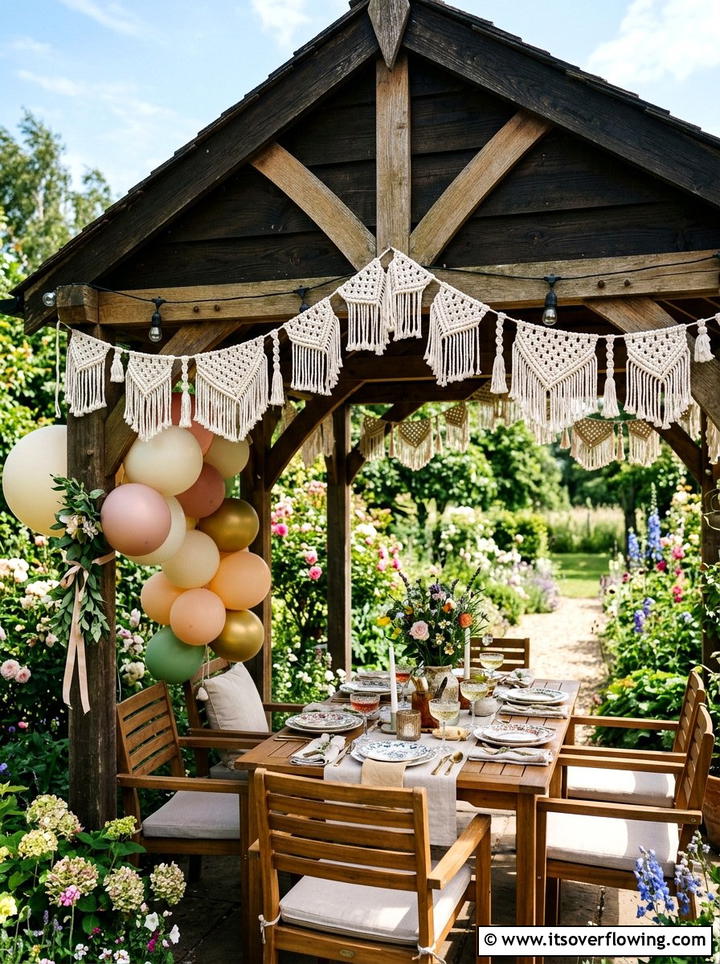 Macrame Garden Bunting - 25 garden decor ideas with macrame