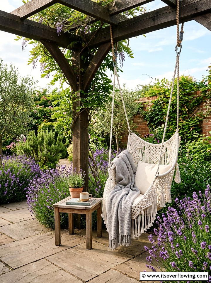 Macrame swing chairs - 25 garden decor ideas for patios