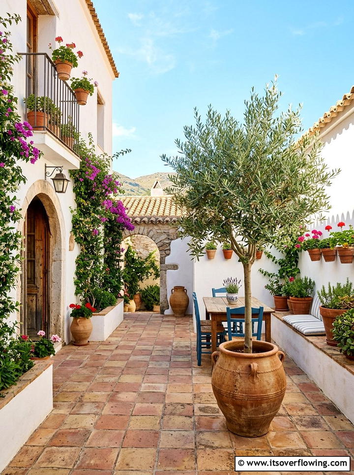 Mediterranean Courtyard - 25 small garden ideas with no lawn