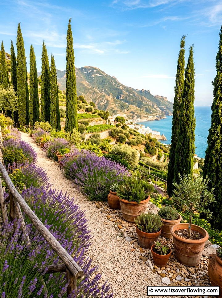 Mediterranean layered landscape - 25 garden design ideas with layering