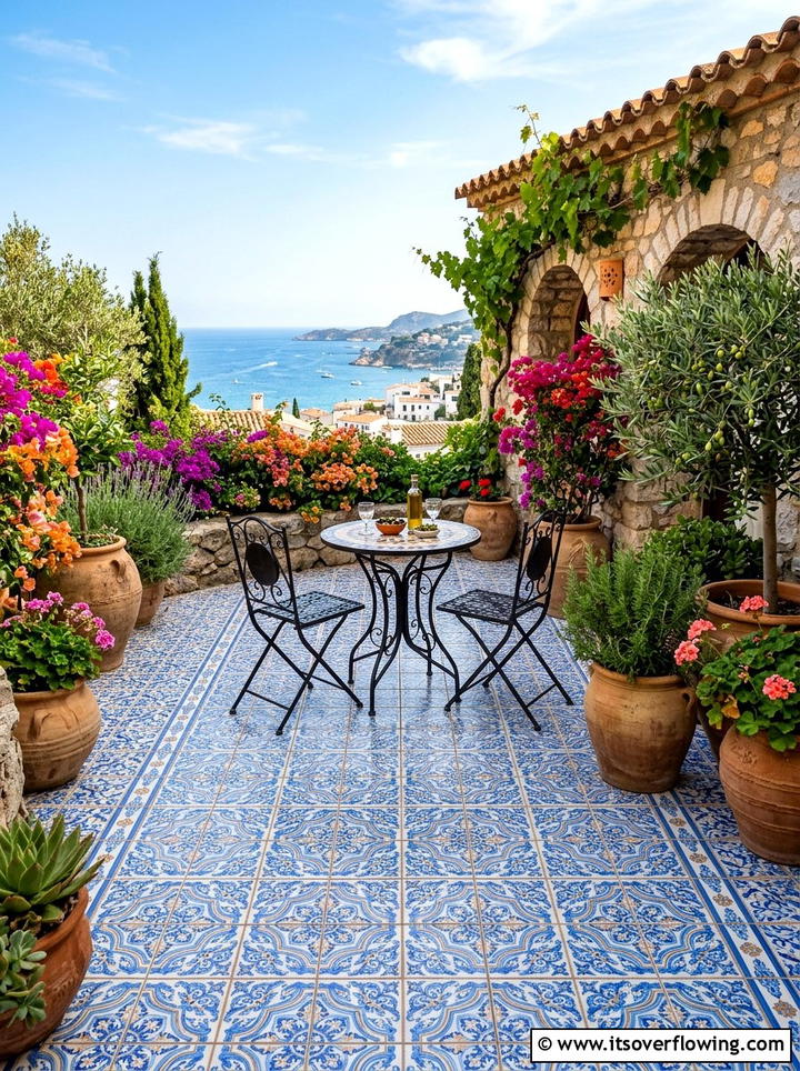 Mediterranean tiled patio - 25 creative garden ideas with outdoor party zones
