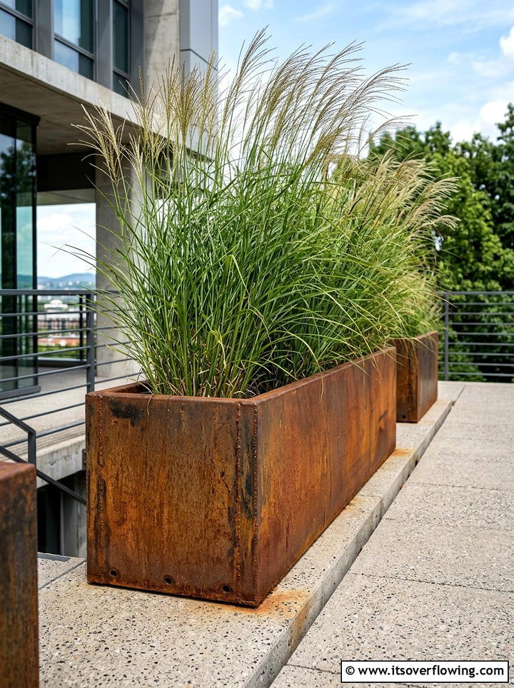 Metal Planter - 25 garden design ideas with texture