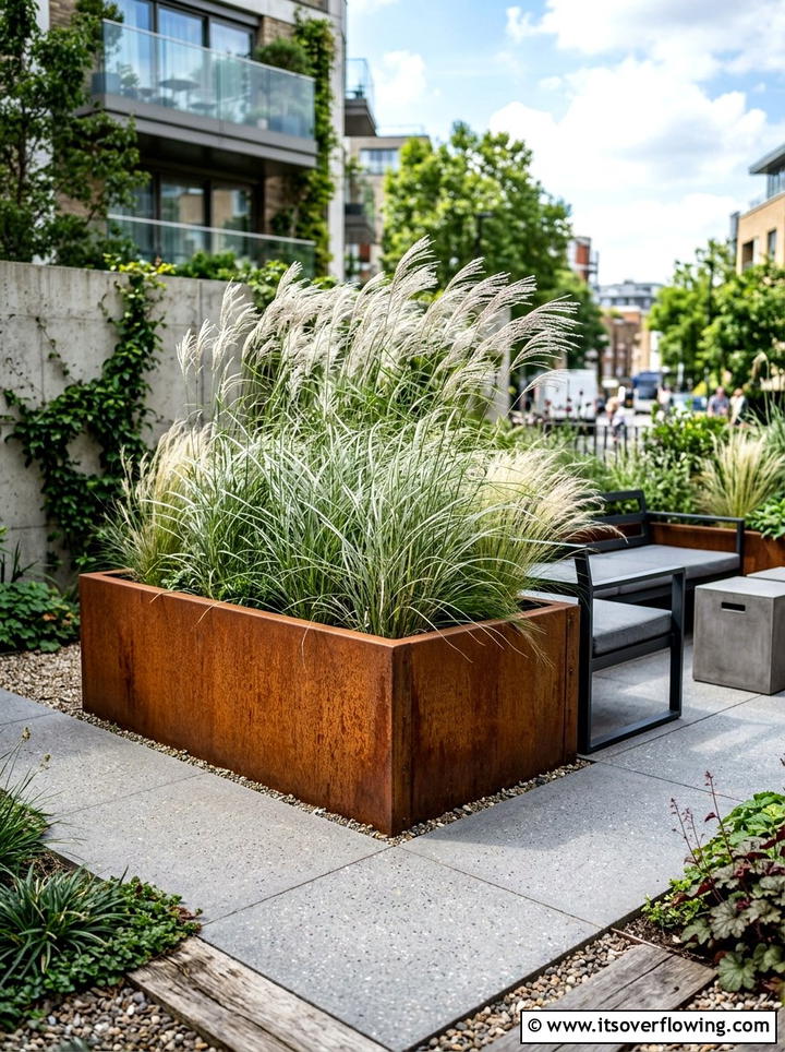 Metal corner trough planter - 25 small garden ideas with corner planters