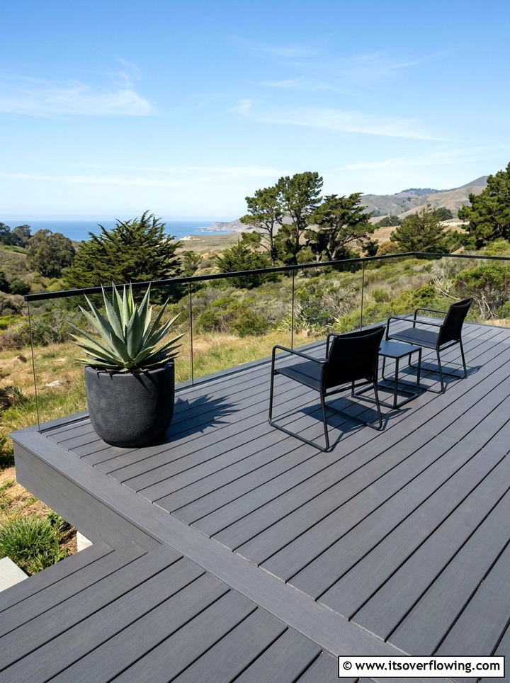 Minimalist Composite Deck - 25 backyard ideas with composite deck