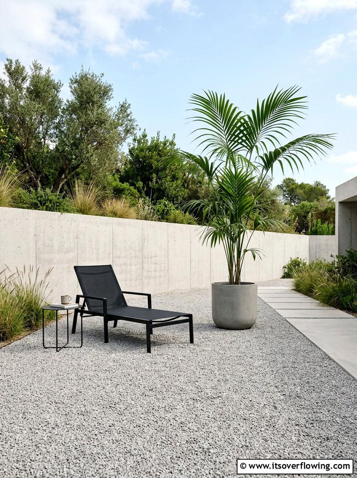 Minimalist Gravel Patio - 25 backyard ideas with gravel patio