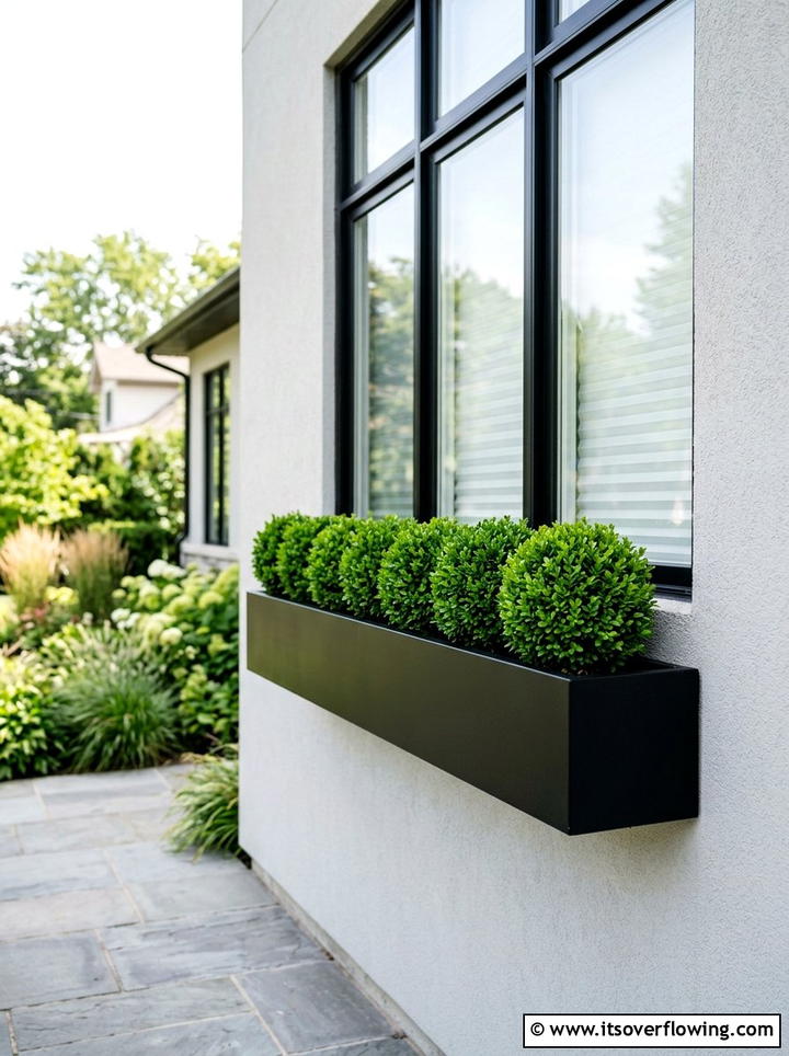 Minimalist Window Box - 25 garden ideas with window boxes
