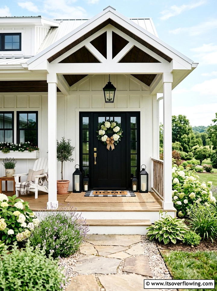 Modern Farmhouse Porch - 25 front porch decor ideas with hydrangea wreath