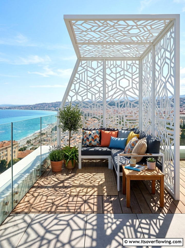 Modern Lattice Wind Shield - 25 small garden ideas for windy balconies