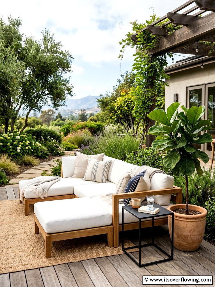 Modern Outdoor Seating - 25 small garden ideas with modern style