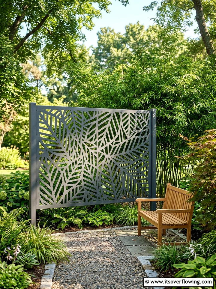 Modern Privacy Screen - 25 small garden ideas with modern style