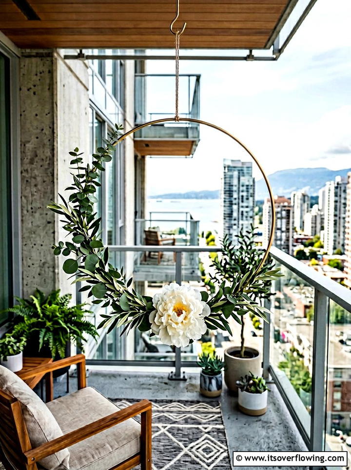 Modern brass floral hoop - 25 garden decor ideas with floral hoops