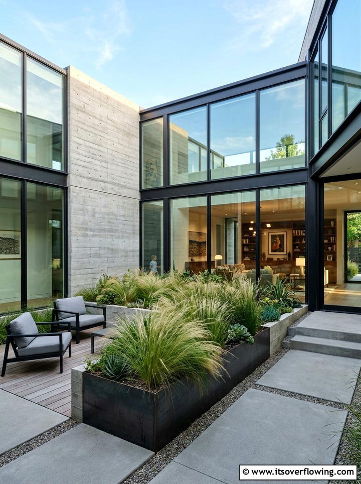 Modern courtyard with grasses - 25 garden ideas with ornamental grasses