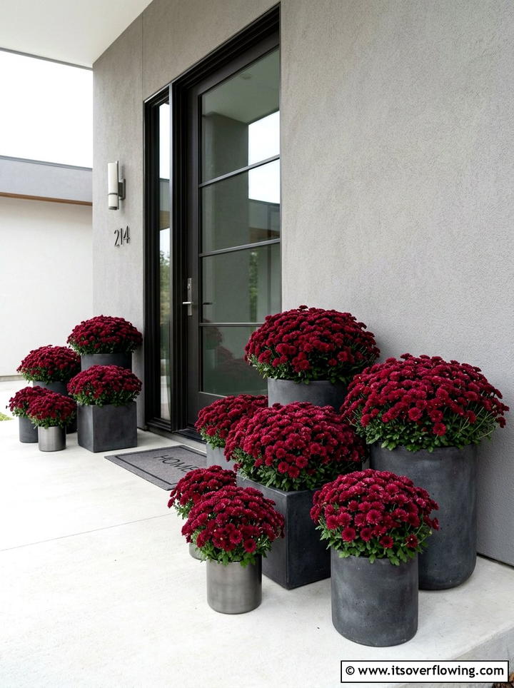 Monochrome mum display - 25 front porch ideas with mums