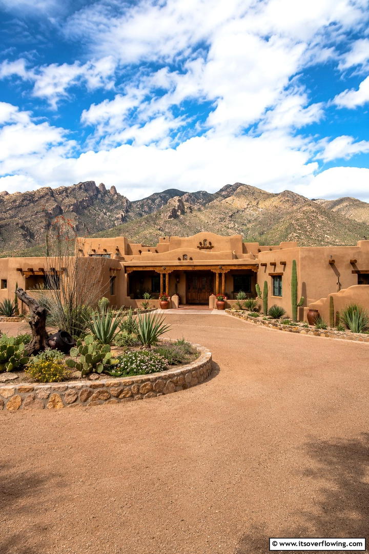 Natural Clay Warmth - 30 Stucco Color Ideas for Modern and Timeless Home Exteriors