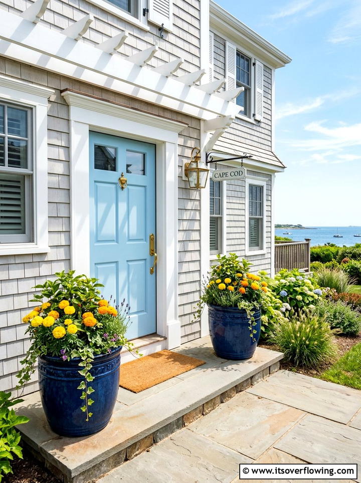 Navy porch containers - 25 front porch ideas with tall planters