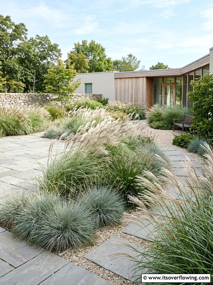 Ornamental Grass Garden - 25 small garden ideas with minimalist style