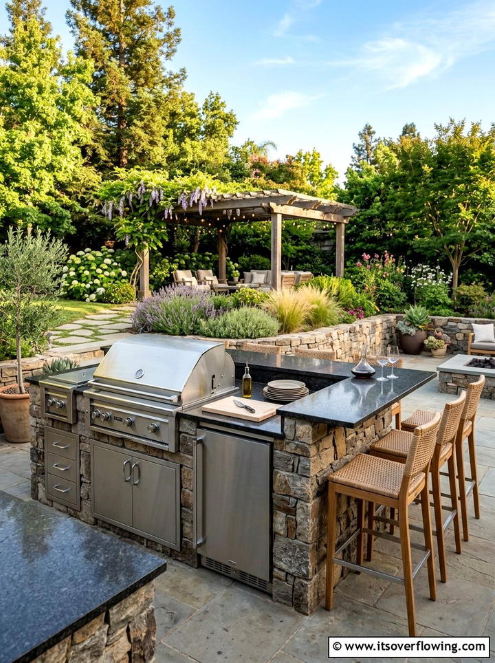 Outdoor Kitchen Island - 25 backyard ideas for narrow yards