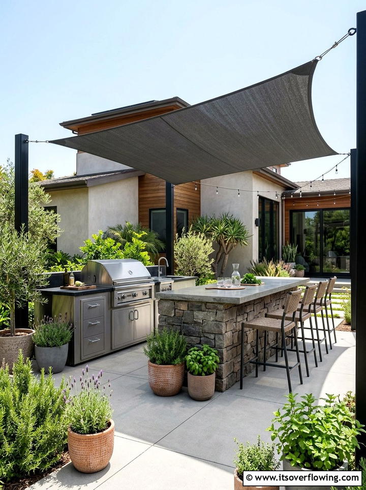 Outdoor Kitchen Sun Protection - 25 backyard ideas with shade sail
