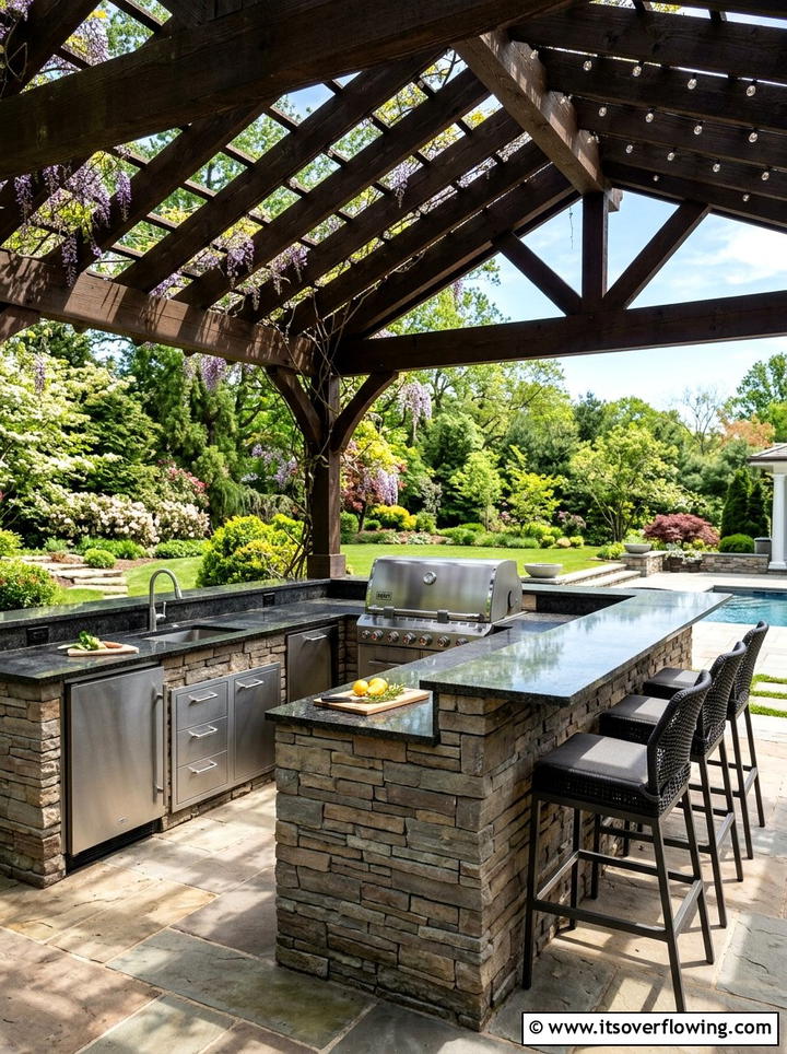 Outdoor Kitchen With Bar - 25 backyard ideas with seating area