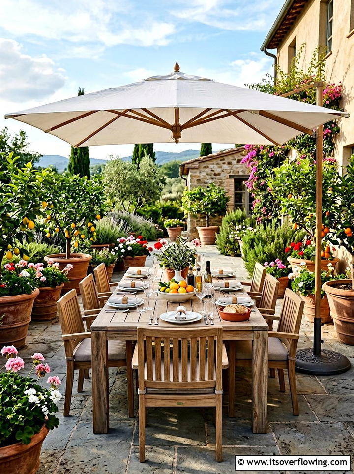 Outdoor dining table - 25 garden design ideas with focal points