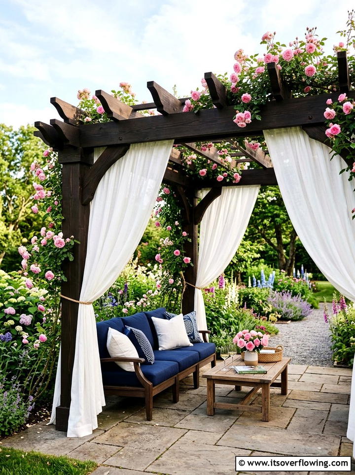 Pergola with curtains - 25 creative garden ideas with outdoor reading spaces