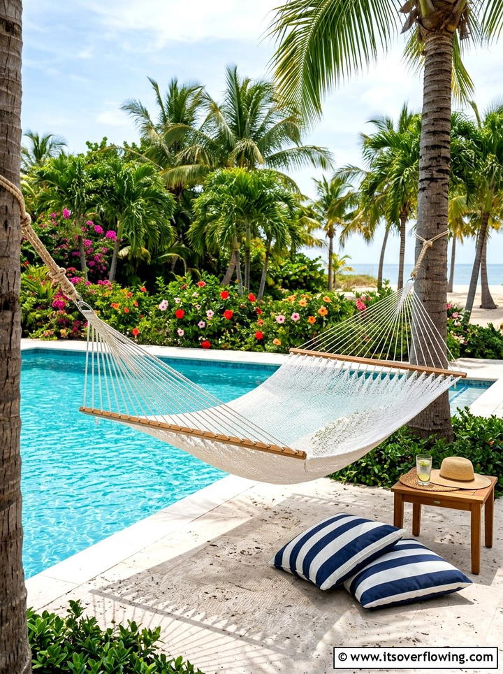 Poolside Hammock - 25 garden decor ideas with hammocks