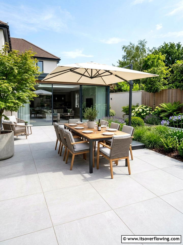 Porcelain Paver Patio - 25 garden ideas for contemporary homes