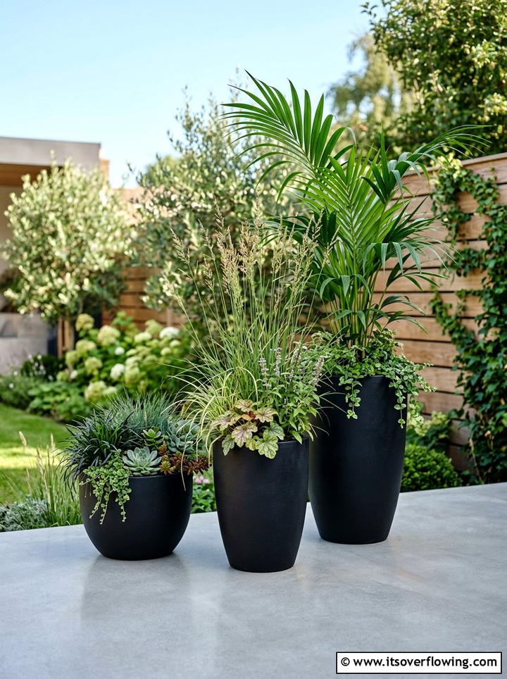 Potted Plant Arrangement - 25 small garden ideas with modern style