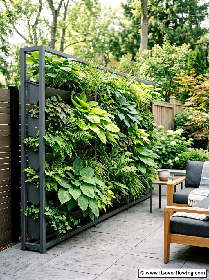 Privacy Screen Pocket Planter - 25 creative garden ideas with pocket planters
