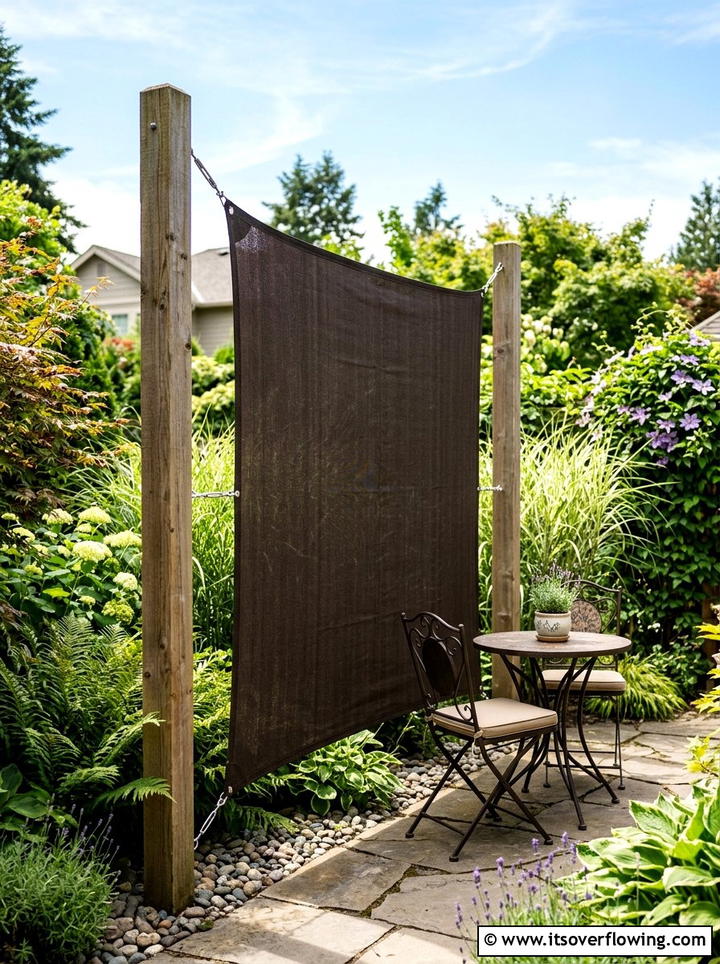 Privacy screen shade sail - 25 backyard decorating ideas with shade sail